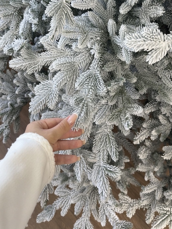 Элизабет заснеженная 250 см